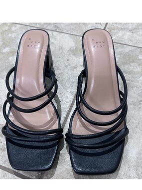 a new day Black Multi-Strap Square-Toe Block Heel Sandals size 8 Wide
